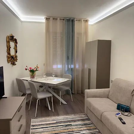 Apartment Welcome Riviera-mazzini 30- Bagno E Arredamenti Nuovi- Centralissimo A 100 M Dalle Spiaggie-parcheggio A 20 Euro Al Giorno, Da Prenotare