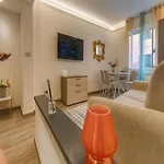 Welcome Riviera-mazzini 30- Bagno E Arredamenti Nuovi- Centralissimo A 100 M Dalle Spiaggie-parcheggio A 20 Euro Al Giorno, Da Prenotare Διαμέρισμα *