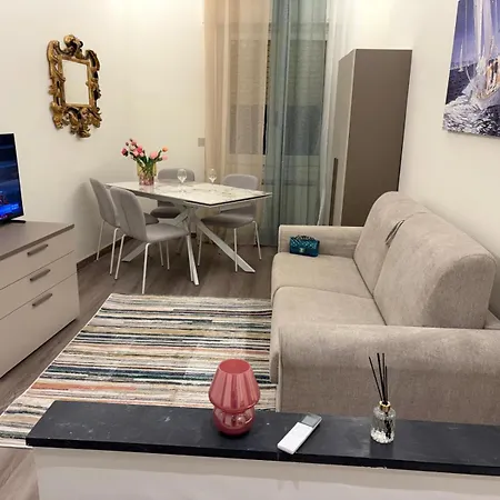 Welcome Riviera-mazzini 30 Ristrutturato Aprile 2025- Bagno E Arredamenti Nuovi- Centralissimo A 100 M Dalle Spiaggie - Vicinissimo A Ristoranti Bar Supermercati La Scelta Ideale Per Un Perfetto Parcheggio A 15 Euro Al Giorno, Da Prenotare * Rapallo