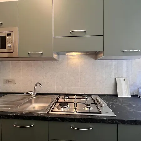 Welcome Riviera-mazzini 30 Ristrutturato Aprile 2025- Bagno E Arredamenti Nuovi- Centralissimo A 100 M Dalle Spiaggie - Vicinissimo A Ristoranti Bar Supermercati La Scelta Ideale Per Un Perfetto Parcheggio A 15 Euro Al Giorno, Da Prenotare Rapallo