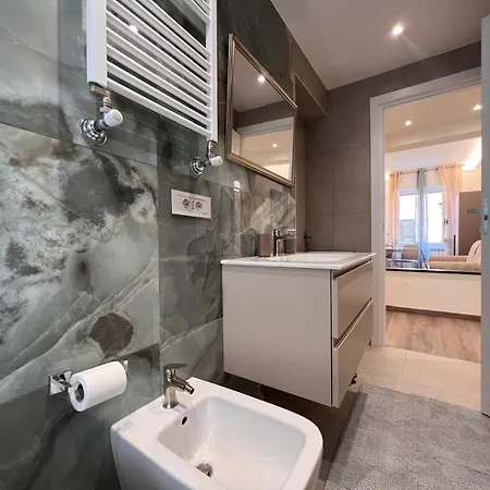 Apartman Welcome Riviera-mazzini 30- Bagno E Arredamenti Nuovi- Centralissimo A 100 M Dalle Spiaggie-parcheggio A 20 Euro Al Giorno, Da Prenotare Rapallo